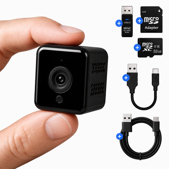 Bastix X4 mini camera in de hand met USB adapter, SD kaart en oplaadkabels.