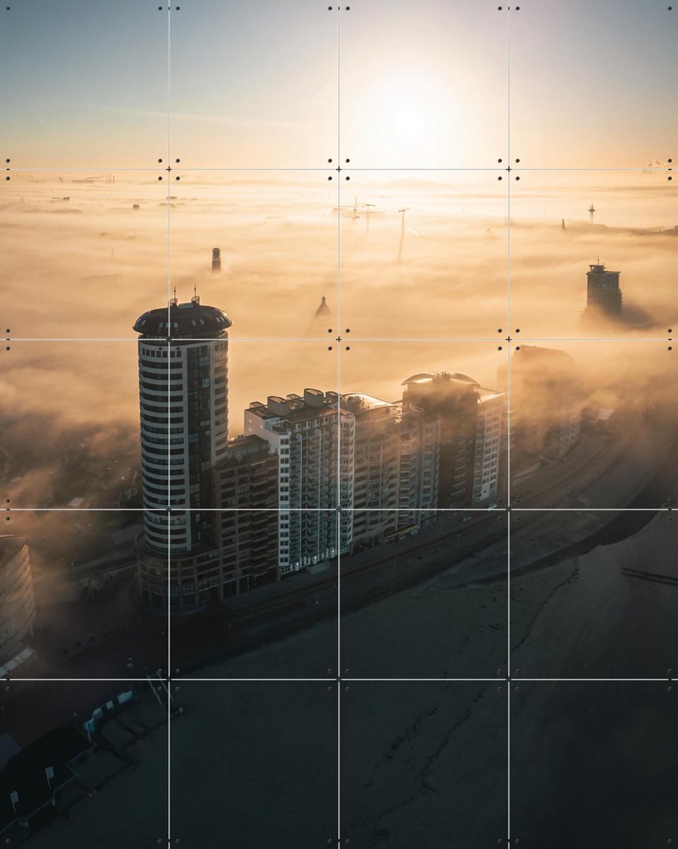IXXI Boulevard in de Mist Vlissingen, Michael Huijgens & Kunst in Kaart - 80 x 100 cm - Gratis ophangtool - Grote wanddecoratie en posters -