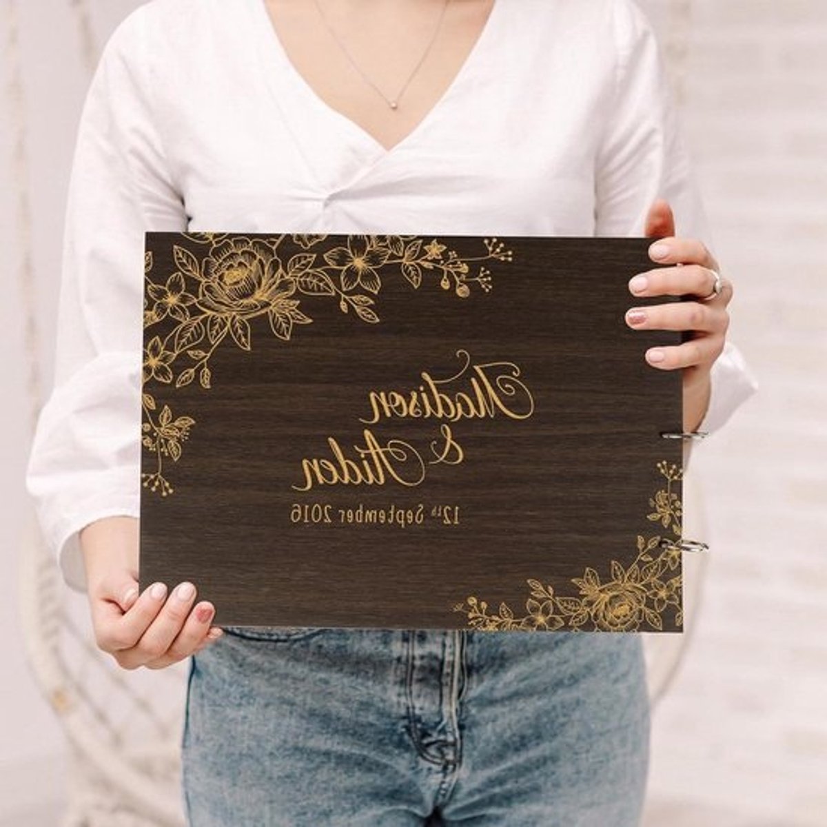 Gastenboek Hout - Scrapbook Fotoalbum - Bruiloft Herinneringen - Gepersonaliseerd Gravure - 6x9 Inch - Bruin
