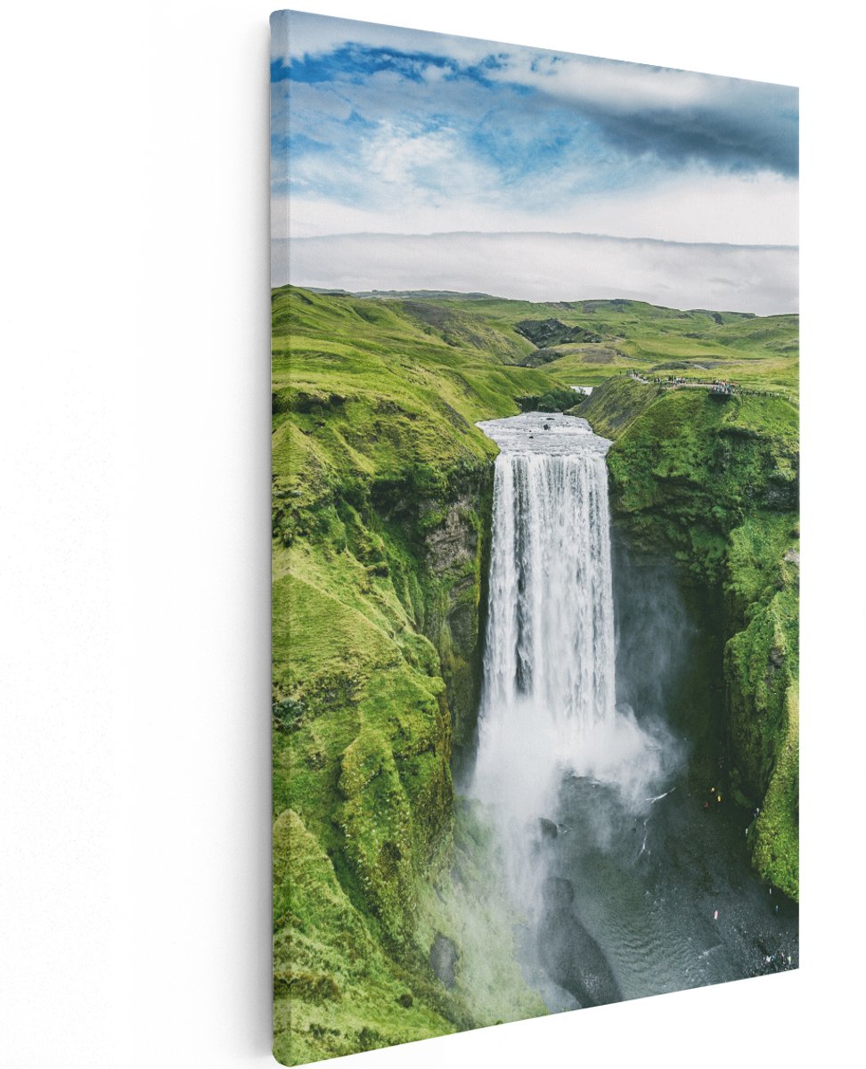 Artaza Canvas Schilderij Waterval In Het Groene Landschap - 120x180 cm - Groot - Wanddecoratie Woonkamer - Schilderijen - Muurdecoratie