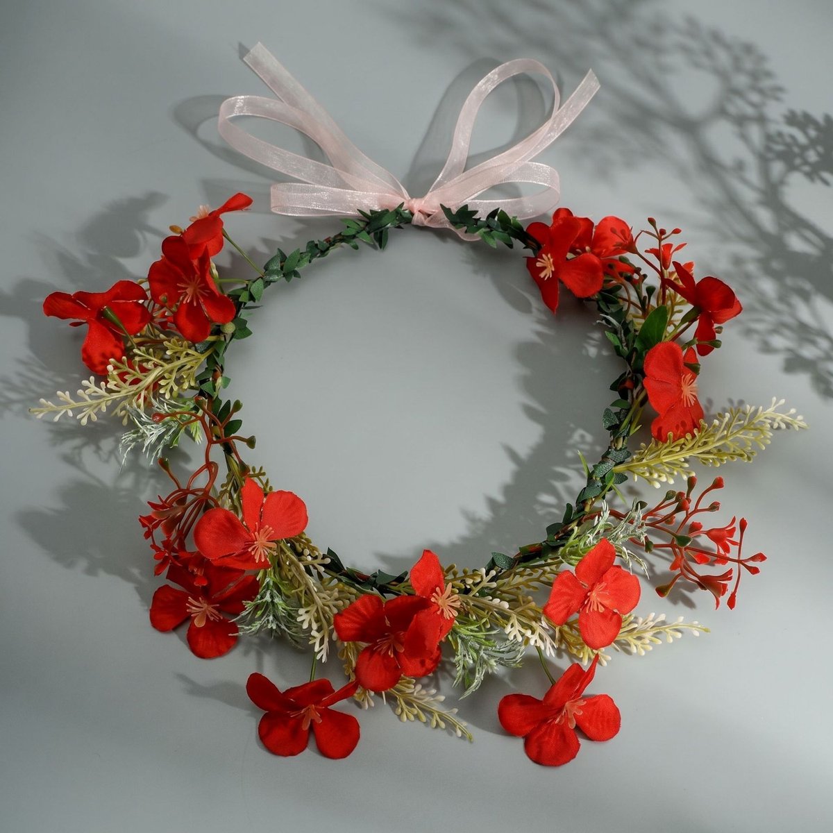 Kunstbloemen Hoofdkrans, Bloemencirkel Haarband met Satin‑Lint, Bruiloft & Fotoshoot Haaraccessoire,Rode bloemenkrans voor vakantiefotografie