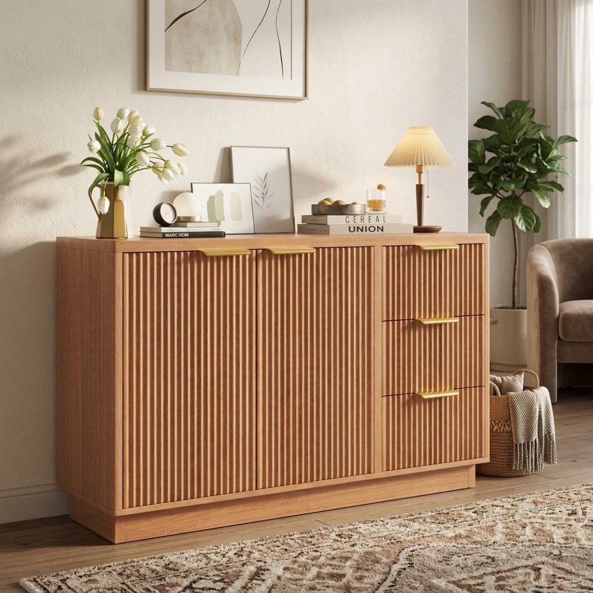 Modern Dressoir 120 cm - Buffetkast met 2 Deuren en 3 Laden - Geribbeld Design - Houtlook met Gouden Handgrepen - Koffiebar & Opbergkast - Naturel Hout