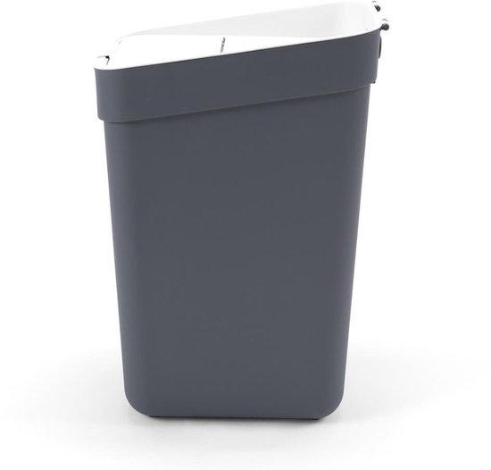 Poubelle gris foncé avec un couvercle gris clair incliné et une poignée latérale.