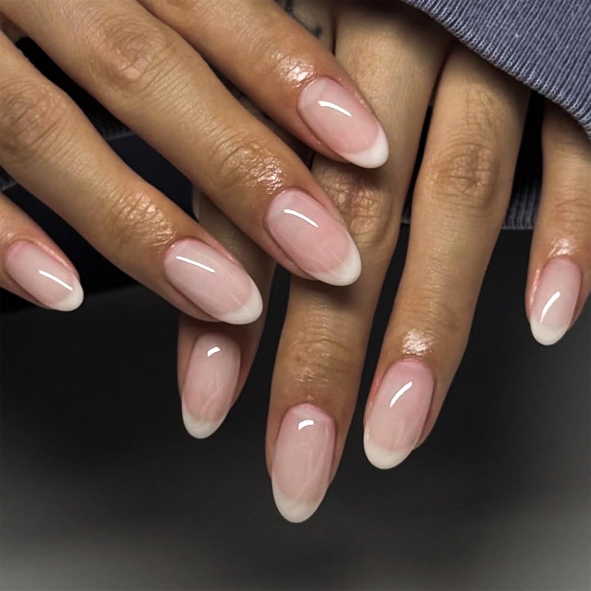 SnelShoppen - 24 Stuks Korte Press-On Nagels, Franse Manicure Soft Gel, Licht Witte Kunstnagels, Extra Korte Zelfklevende Nagels, Kunstnageltips voor