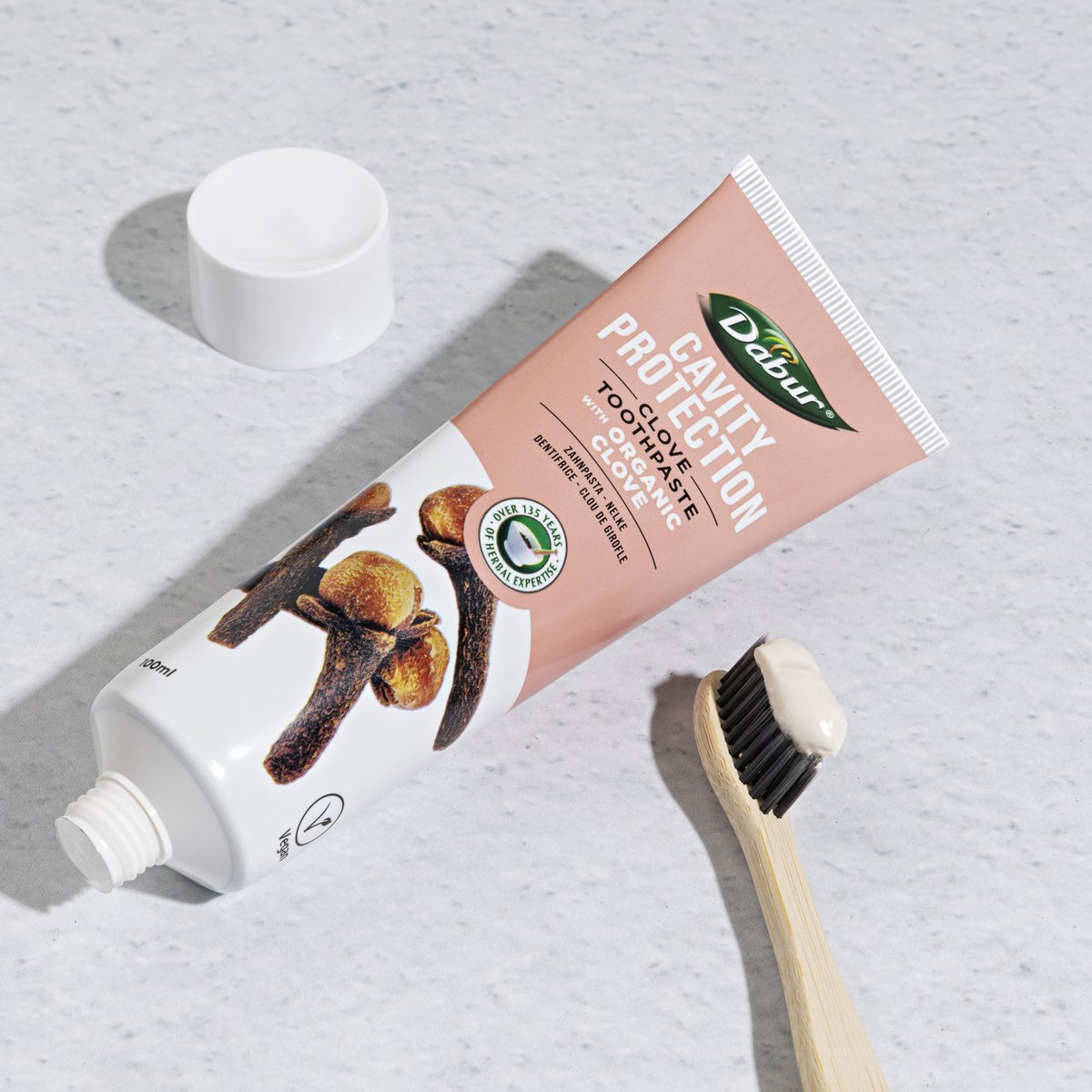 Dabur Organische Kruidnagel Tandpasta 100 ml - Organische Antibacterieel Versterkt Tandvlees & Vermindert Gevoeligheid Anti-tandplak Verfrist de Adem