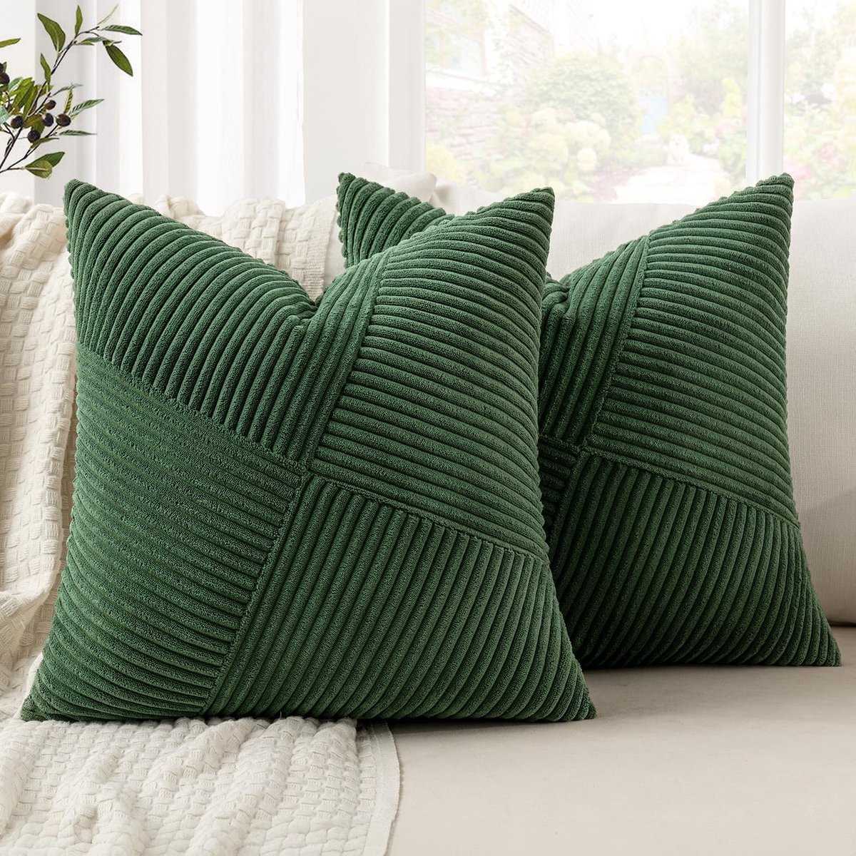 Omgoods - Set van 2 Donkergroene Kussenhoezen 50 x 50 cm van Corduroy voor Sofa en Woonkamer