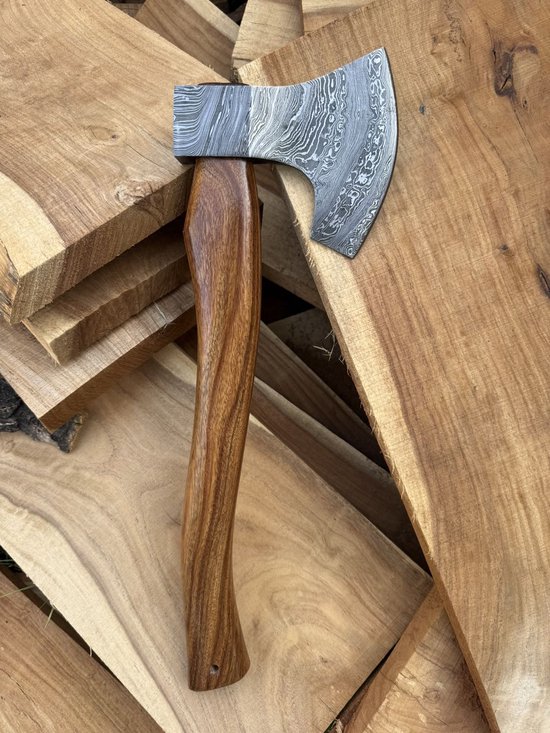 Prachtig afgewerkte bijl in Noorse Viking stijl van Damascus Staal, zowel handvat als bijlblad zijn met de hand afgewerkt van Prächtig — afbeelding 4