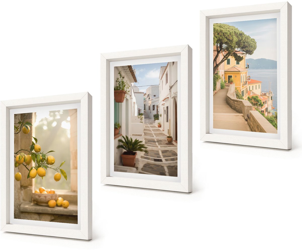 Coloray 3-Delige Schilderij Set - Uitzicht op citrusbomen vanuit het raam en architectuur aan zee. - 20x30 - Decoratieve Muurdecoratie - Slaapkamer - Stijlvolle Muurdecoratie