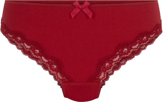 Culotte brésilienne rouge côtelée avec un petit nœud au centre devant et une bordure en dentelle.