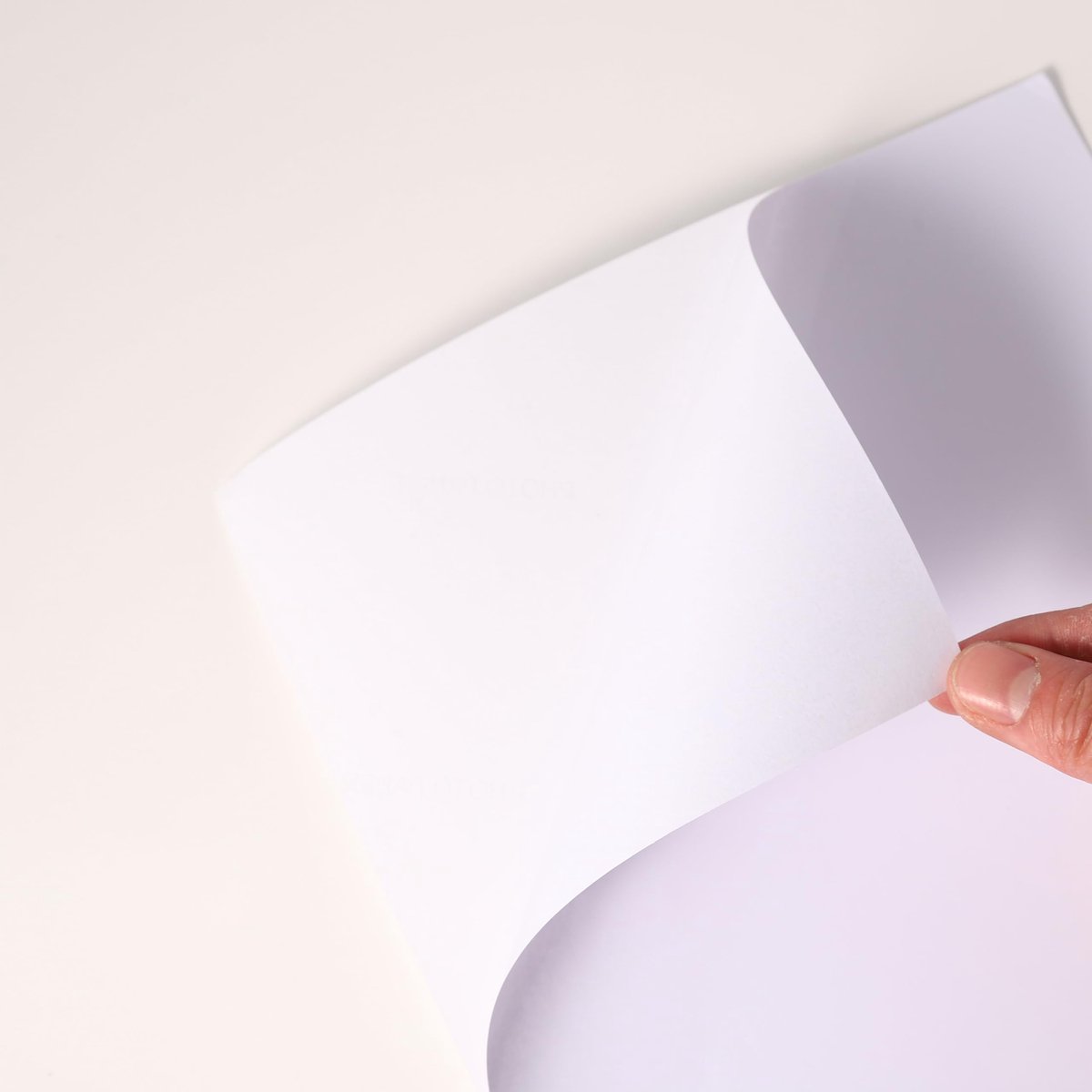 SnelShoppen - Zelfklevend Glanzend Fotopapier A4 - 135 g/m² Stickerpapier voor Inkjetprinters - 50 Vellen Peel & Stick Craft Etiketten voor Creatieve