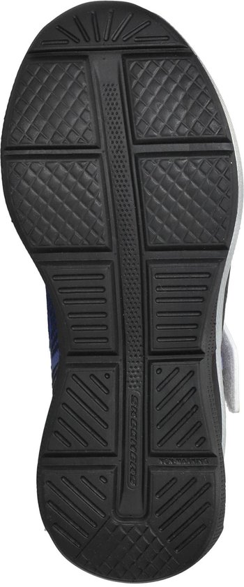 Onderkant van een blauwe Skechers sneaker met een antislip profiel.