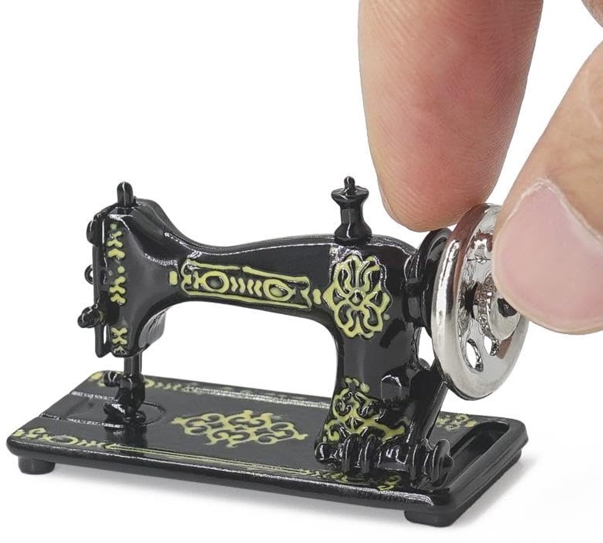 Miniatuur naaimachine - 1/12 schaal zwart en zilver
