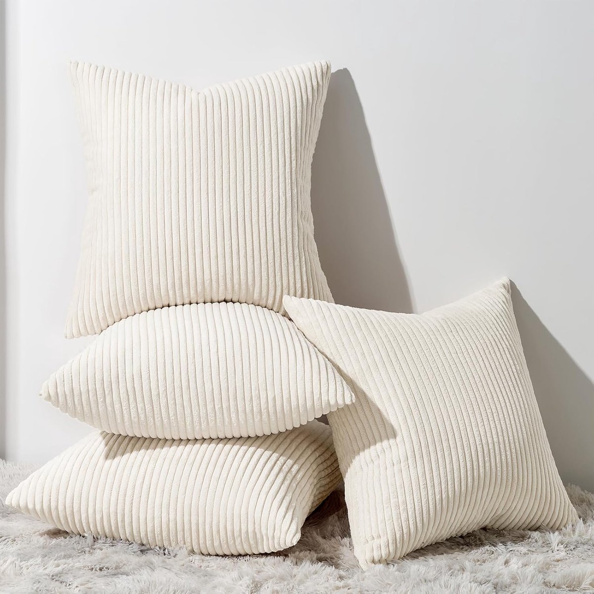 SnelShoppen - Set van 4 Decoratieve Kussenhoezen 50x50 cm - Zachte Corduroy Kussenhoezen voor Bank, Slaapkamer en Kantoor - Crèmekleurig Velvet en Cor