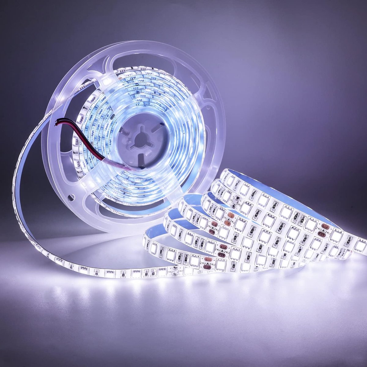 SnelShoppen - 5m/Roll DC 24V 5050 SMD LED Strip Waterproof IP65 6000K Wit 300 LEDs voor Feest, Tuin, Keuken, Camping