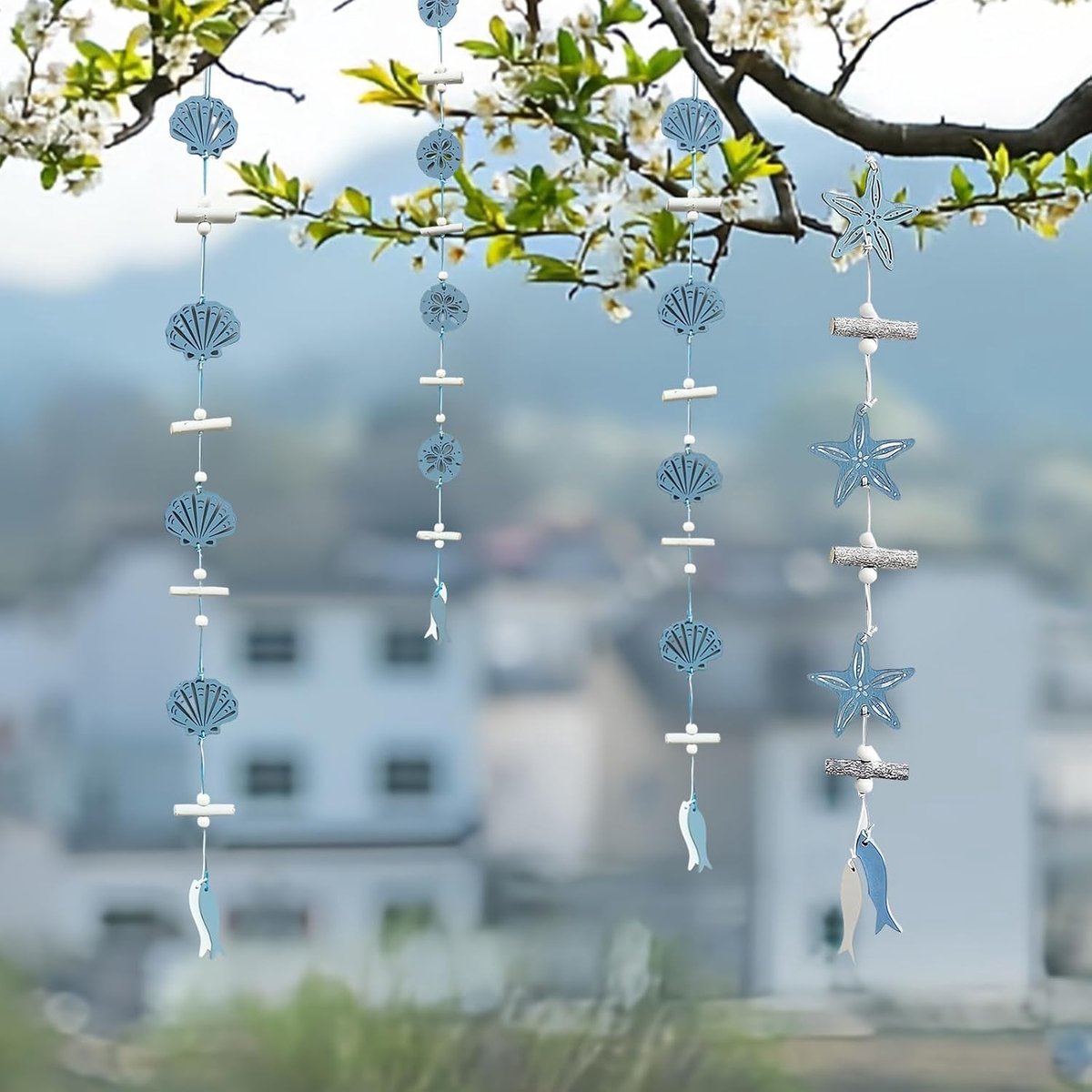 Hangende decoratie - Maritieme decoratie - Zomerse sfeer creëren - Uniek schelp design - 82 cm - Blauw wit