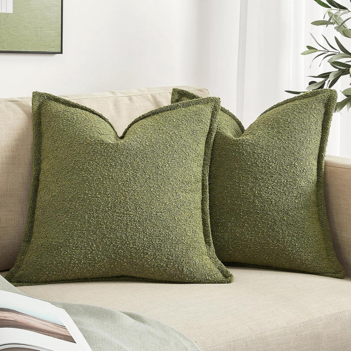 Kussenhoezen Set - Decoratieve Hoezen - Bank en Stoel - Zachte Bouclé Stof - 50x50 cm Set van 2 - Olijfgroen