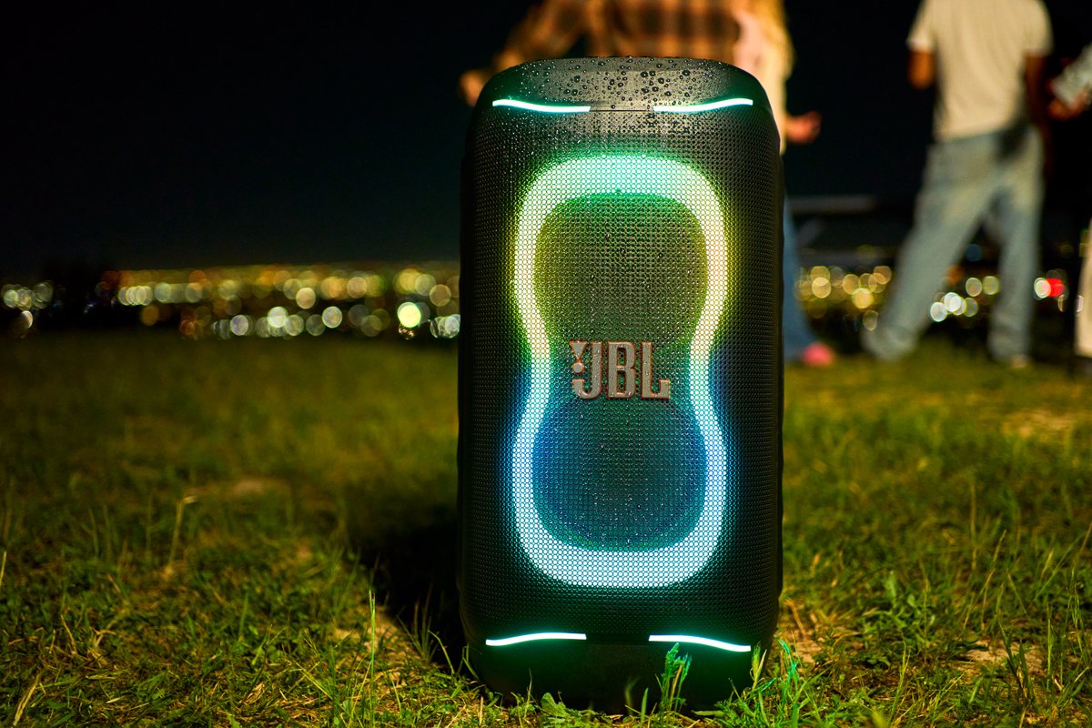 JBL PartyBox 130 - NIEUW - Draadloze Bluetooth Party Speaker - Opvouwbare Handgreep - Spatwaterdicht - LED verlichting - 15 uur - Wit thumbnail 4