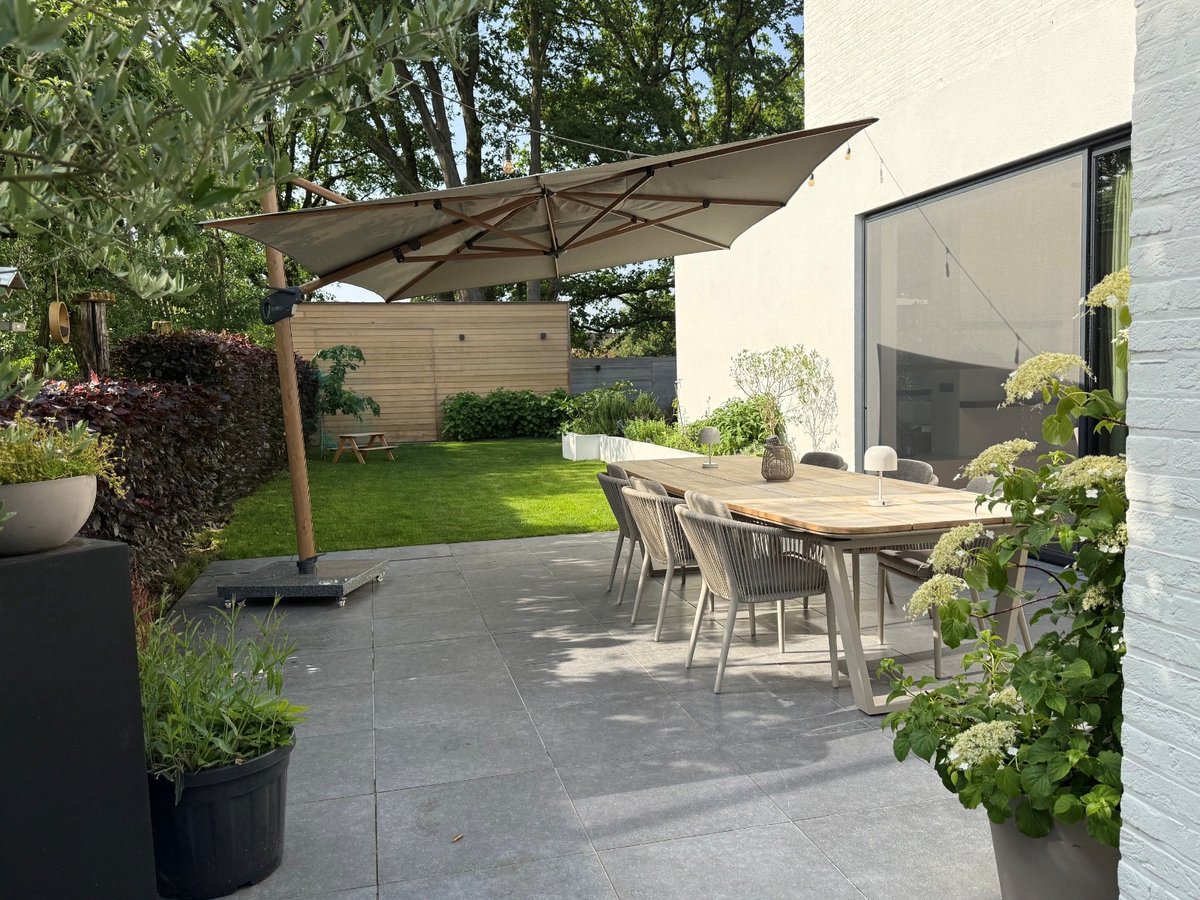 4 Seasons Outdoor Hacienda cantilever parasol 300 x 400 cm - wood-look frame