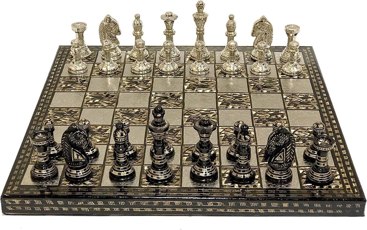 Schaakbord Spel - Traditioneel Spel - Strategie Oefenen - Handgemaakt Messing - 30 x 30 cm - Zwart Zilver