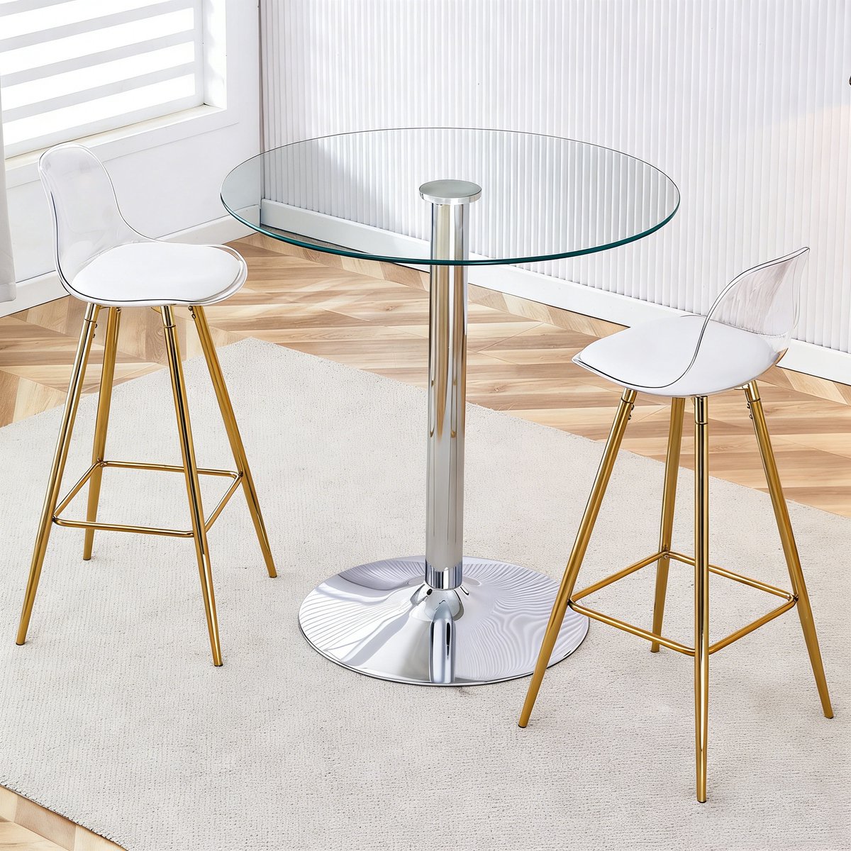 Flexibele barset: Ronde glazen tafel met een diameter van 89 cm + 2 barkrukken met goudkleurige poten. • Transparante look • Veelzijdig in gebruik • Creëert een ruimtelijk effect en bespaart ruimte.