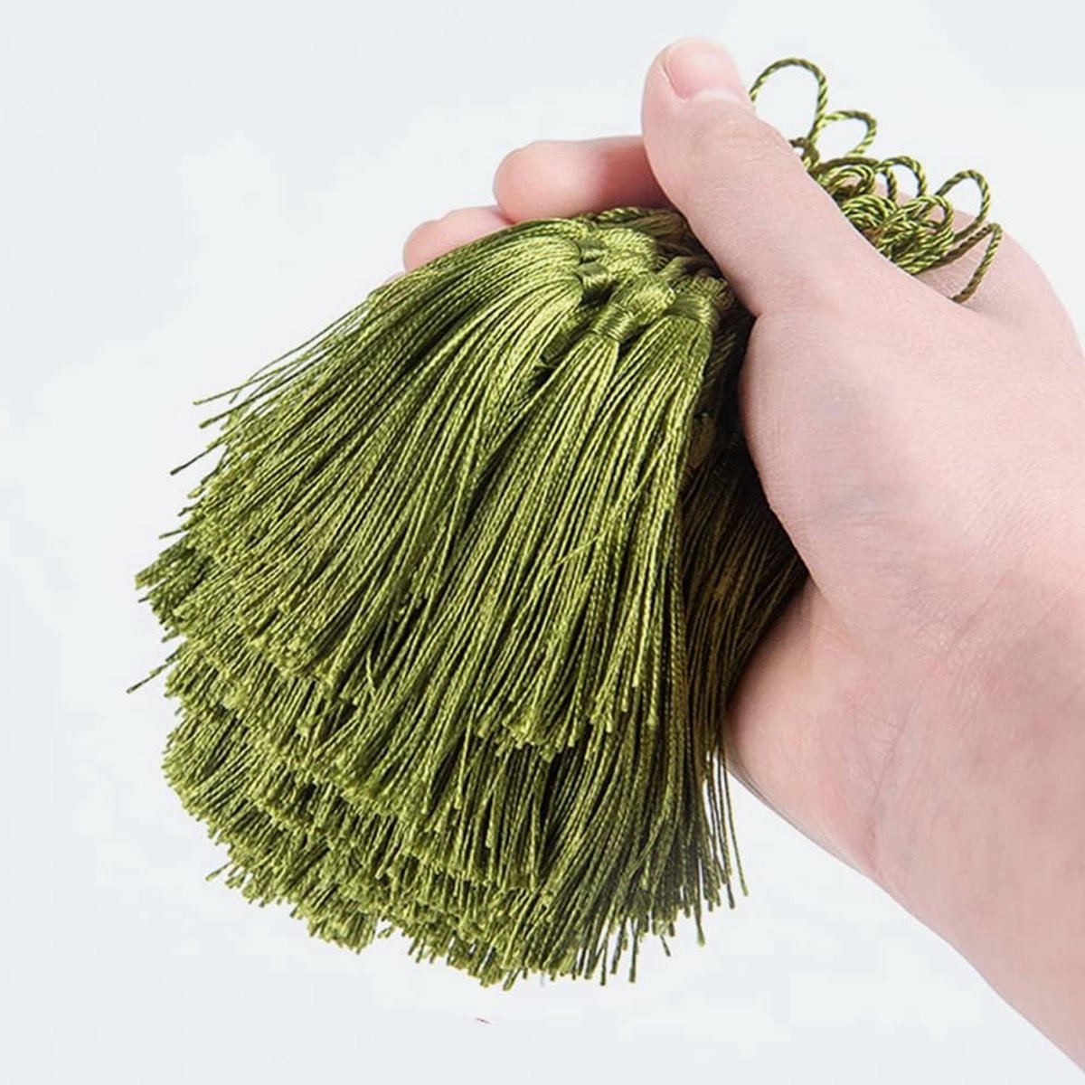 Handgemaakte Mini Tassels van Zijde - 50 Stuks Rechtstreeks voor Sieraden, Tasjes en Boekmerken in Legergroen