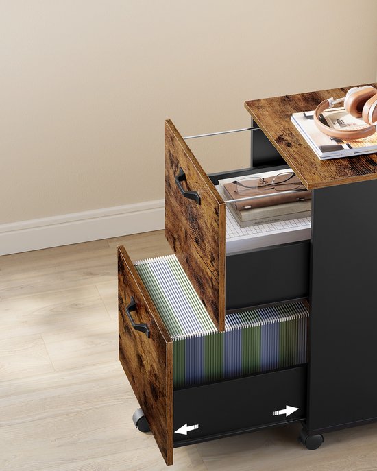 Archiefkast met 2 open lades met verweerd houtmotief en zwarte handgrepen, met A4-mappen.