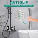 Een hand gebruikt een anti-slip douchewandbeugel met een speciaal geribbeld ontwerp.