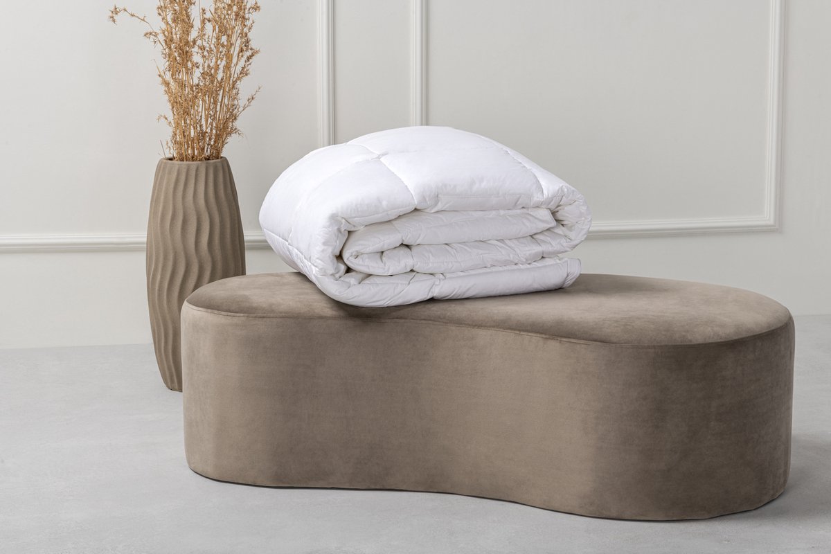 Aliena Premium Dekbed 240x220 cm – Hotelkwaliteit – Airolite® Vulling – Warmteklasse 3 – Anti-Verschuif Systeem – unieke klittenbandfunctie – Anti-Allergisch