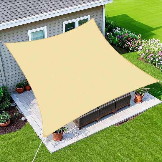 Gebroken wit schaduwdoek van 3x4 meter, met 95% UV-bescherming, voor tuin of terras.
