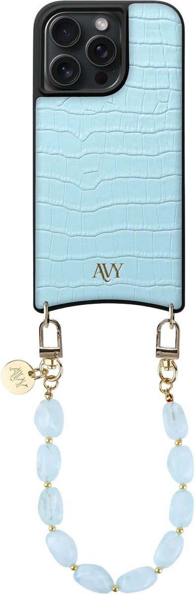 AVY Leren Hoesje Geschikt voor Apple iPhone 15 Pro Max | Compatibel met MagSafe | Leather Case met Telefoonkoord | Polsband | Croco Blauw | Rocher Blue