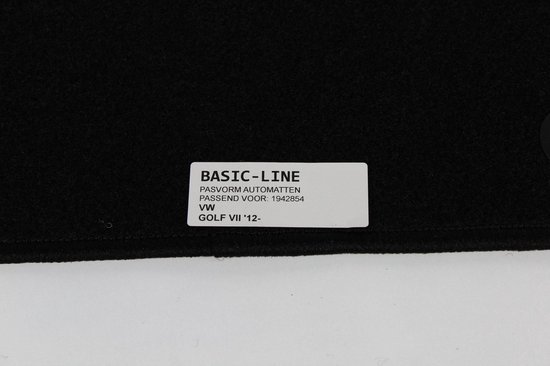 Zwart BASIC-LINE mat met tekst: PASSVORM AUTOMATTEN VW GOLF VII '12-
