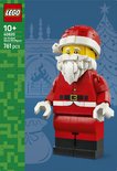 LEGO opgeschaalde Kerstman minifiguur in rood pak, met witte handschoenen en kerstmuts.