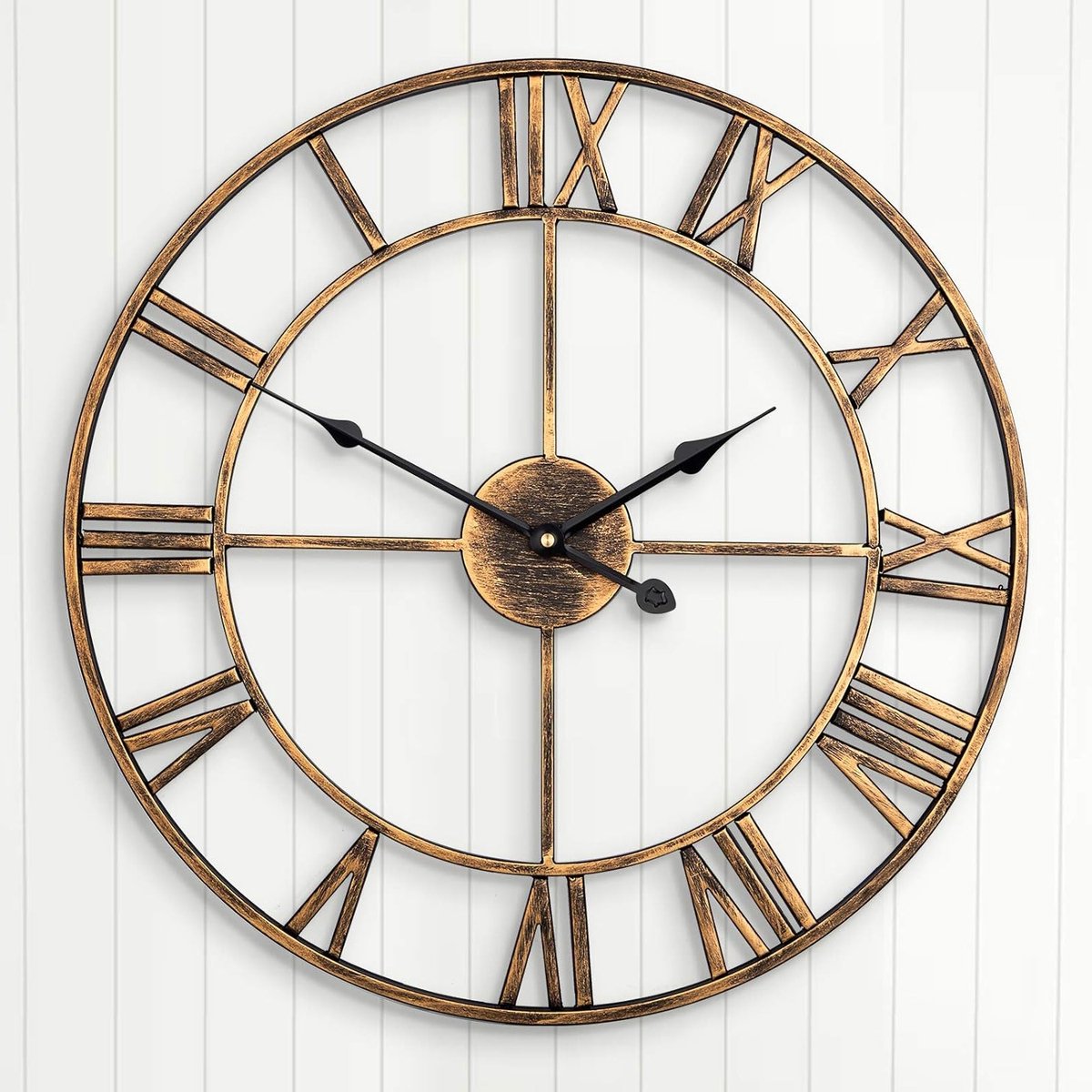 Vintage Wandklok met Romeinse Cijfers, 47cm Stille Batterijklok voor Thuis en Keuken, Decoratieve Metalen Klok in Goud