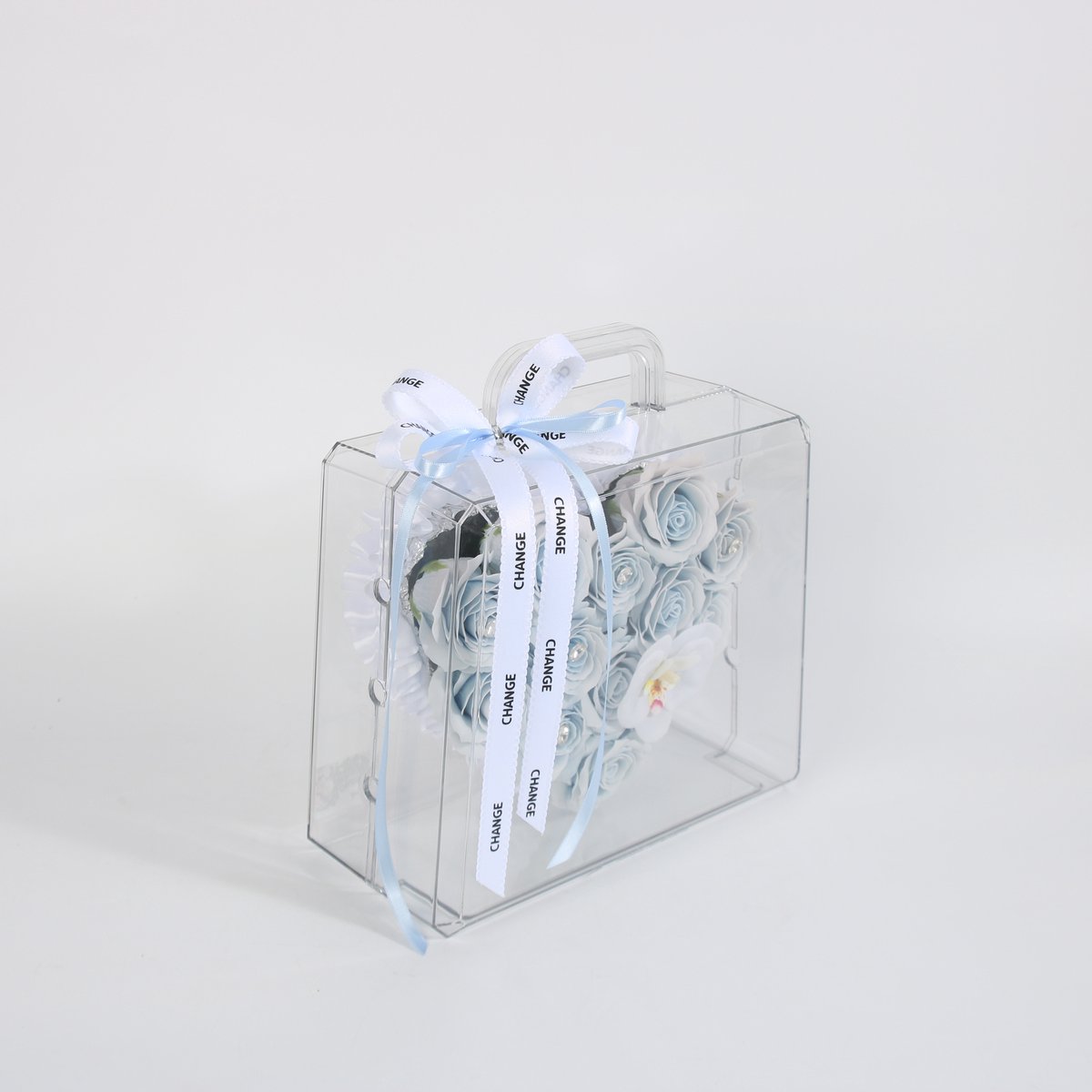 La Roselle Amsterdam Blue Heart Rose Case – Luxe Kunstrozen in Transparante Handtas – Lichtblauw Bloemenarrangement met Orchidee – Onderhoudsvrije Decoratie & Cadeau