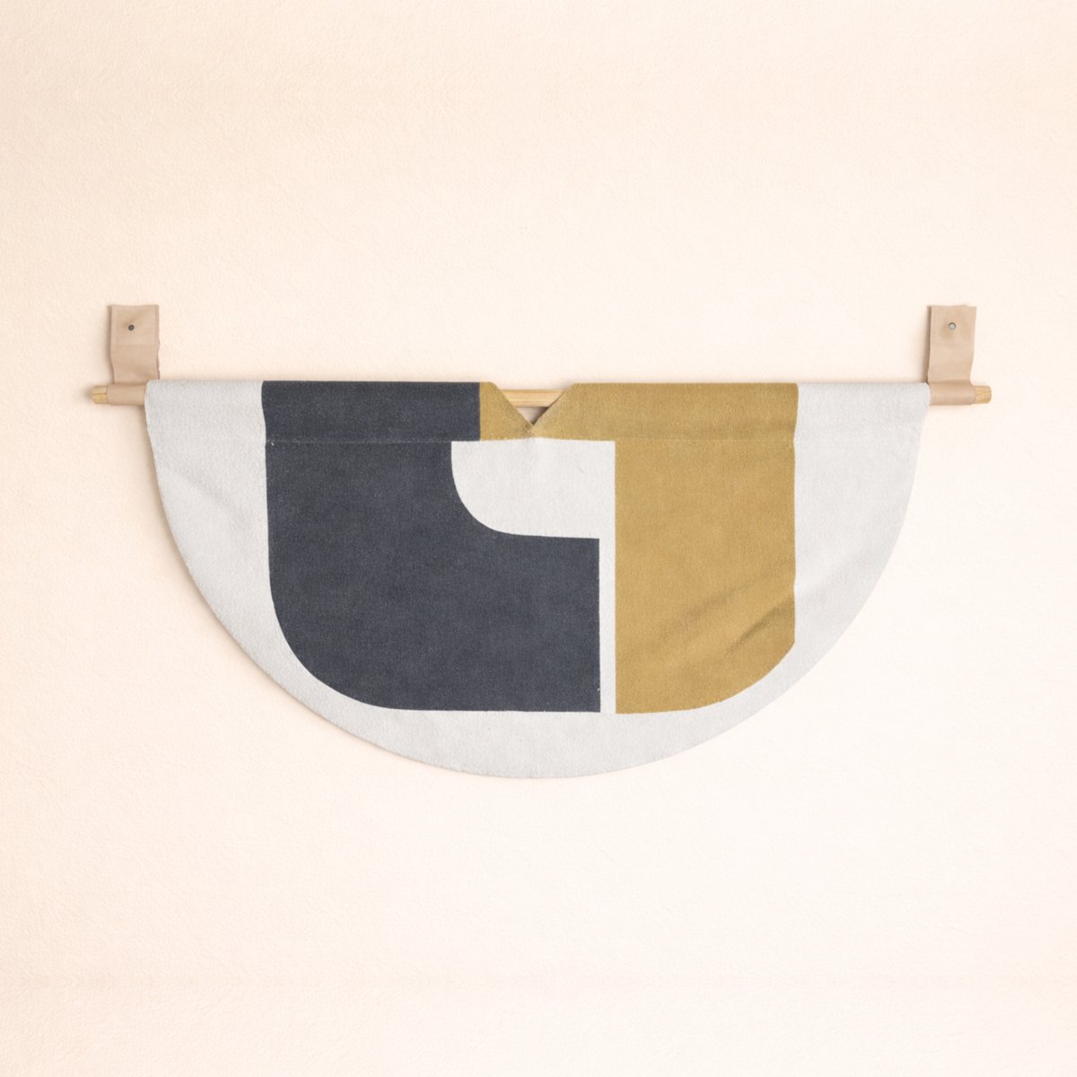 Abstract Beschilderd Wandtextiel - Studio 07 - Ever Desi Studio