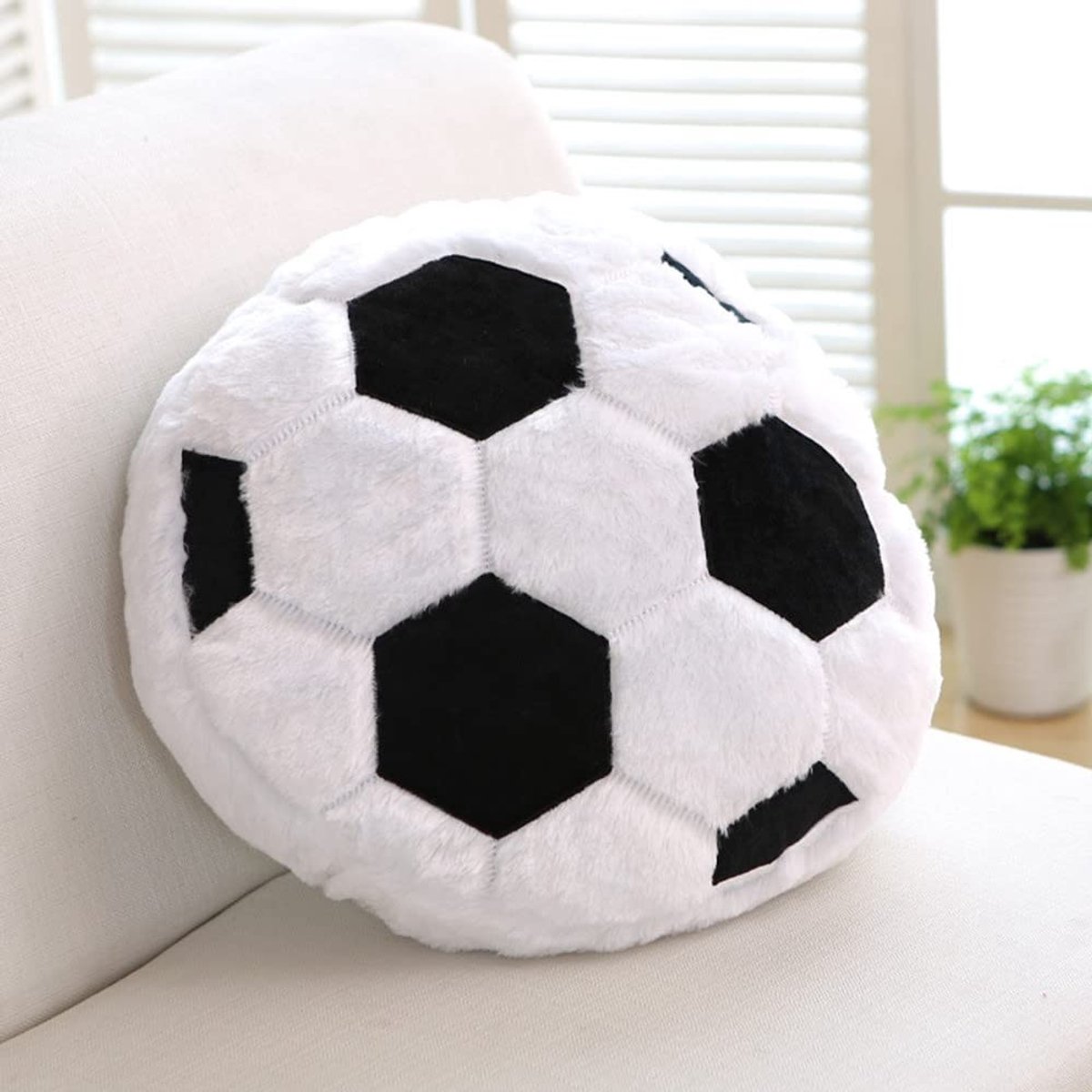 SVGCommerce - Football Kussen - Sport Speelgoed - Zacht en Duurzaam - 45 cm - Decoratief Kussen - Speelgoed voor Kinderen - Wit en Zwart