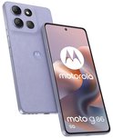 Motorola moto g 86 5G in Cosmic Sky (lila), schuin van voren gezien.