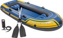 Blauwe Intex Challenger 3 boot met gele strepen, peddels en pomp.