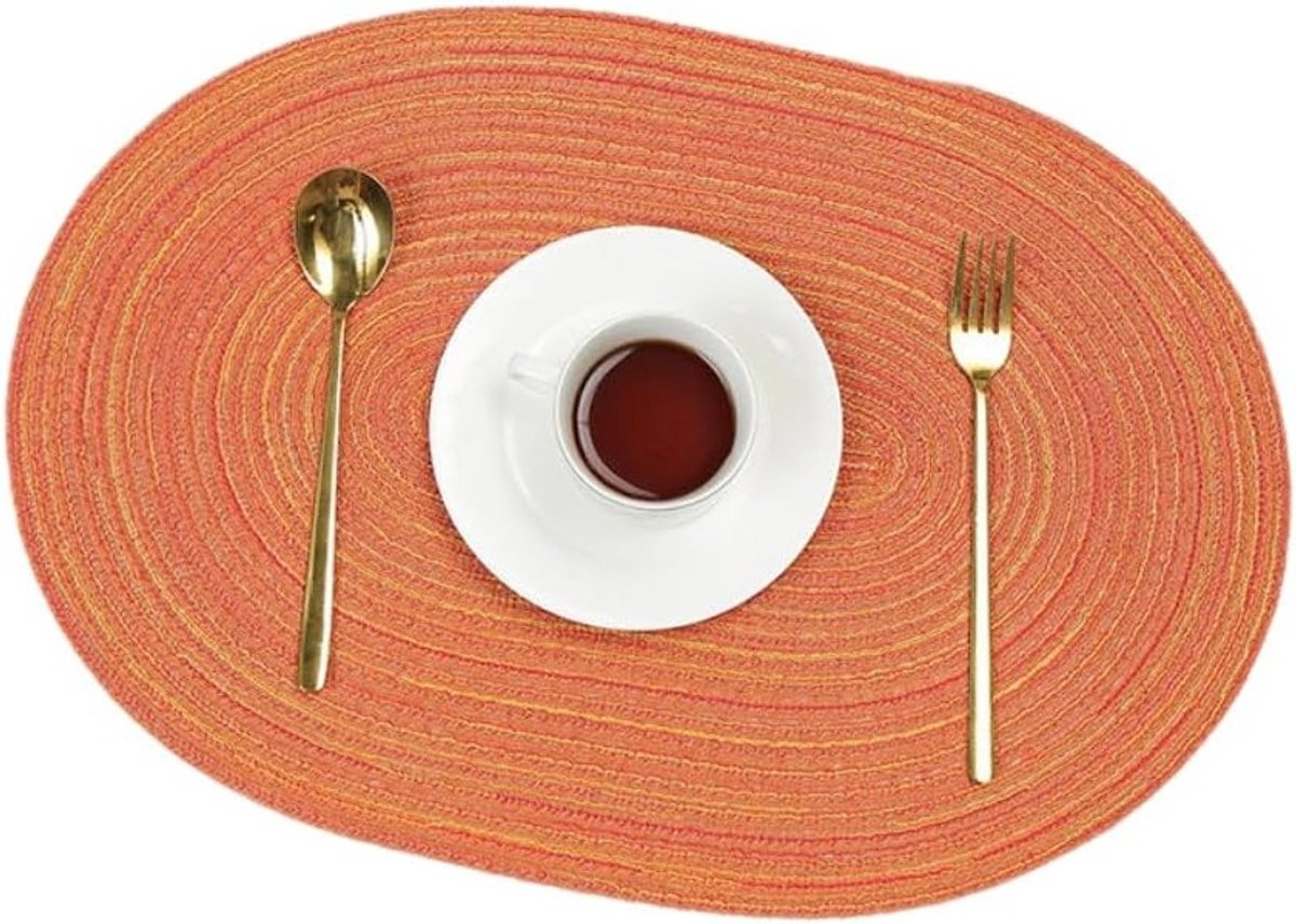 Set van 6 Ovale Placemats Hittebestendig Antislip en Afwasbaar Gevlochten Tafelmatten