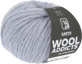 Wooladdicts Earth kleur lichtblauw - 1084.0020 - merino - alpaca - acryl - breien - haken - breiwol - haakgaren - breipakket - haakpakket -  50gram - pendikte 5.5  tot 6 mm - Trui maat 38-40: