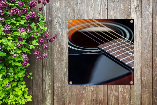 Tuinposters Mooie zwart met bruine akoestische gitaar - 50x50 cm - Tuindoek - Buitenposter