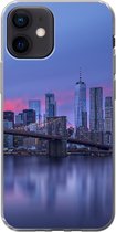 iPhone 12 hoesje - New York achter de Brooklyn Bridge - Siliconen Telefoonhoesje