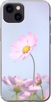 Geschikt voor iPhone 13 mini hoesje - Bloemen - Roze - Buiten - Natuur - Siliconen Telefoonhoesje
