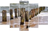 Trend24 - Canvas Schilderij - Breakwaters Op Het Strand - Vijfluik - Landschappen - 150x100x2 cm - Bruin
