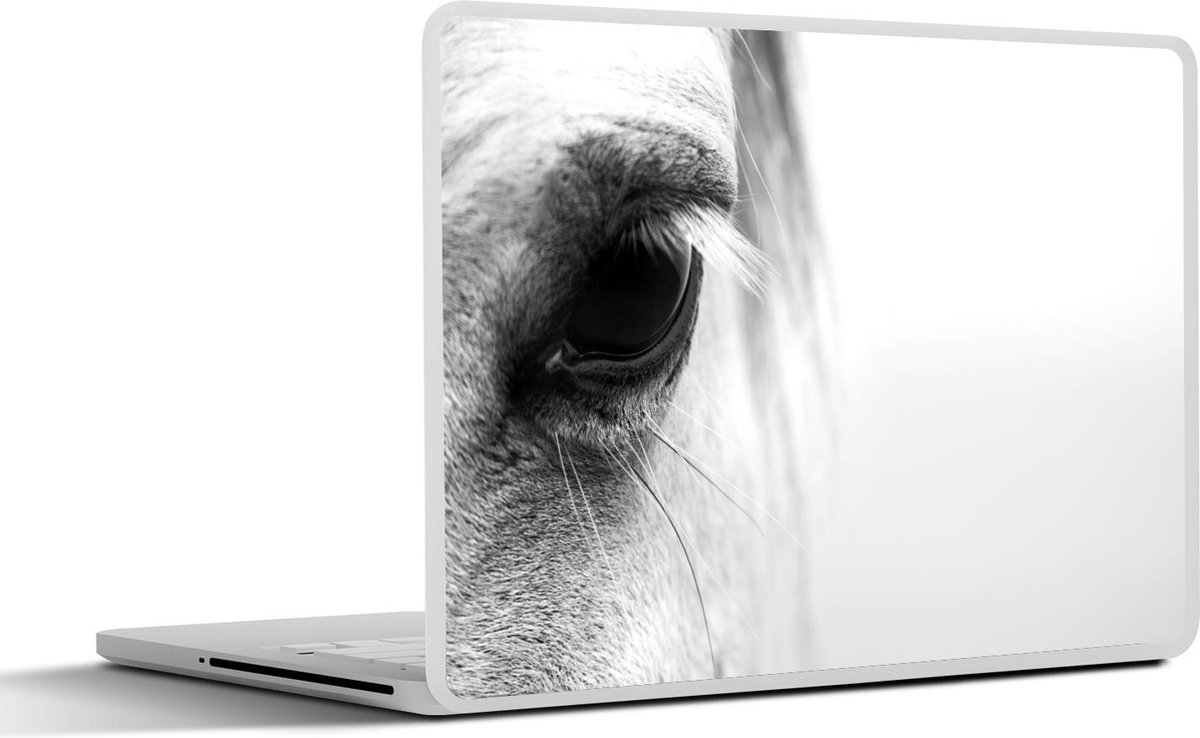 Afbeelding van product SleevesAndCases  Laptop sticker - 17.3 inch - Oog van een witte Welsh pony - zwart wit