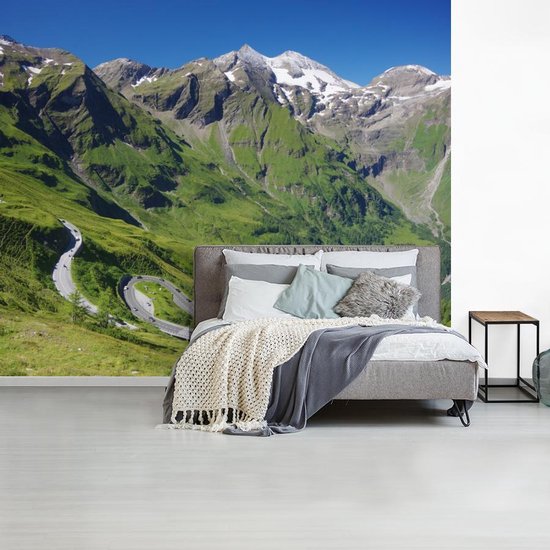 Behang - Fotobehang De Grossglockner weg die door de Oostenrijkse Alpen - Breedte 315 cm x hoogte 260 cm