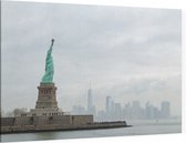 Het Vrijheidsbeeld en skyline van New York in de mist - Foto op Canvas - 90 x 60 cm