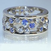 Trendy ring Sparkling blue