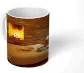 Mok - Een open haard in een moderne woonkamer - 350 ML - Beker