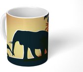 Mok - een olifant en haar kalf tijdens een zonsondergang - 350 ML - Beker
